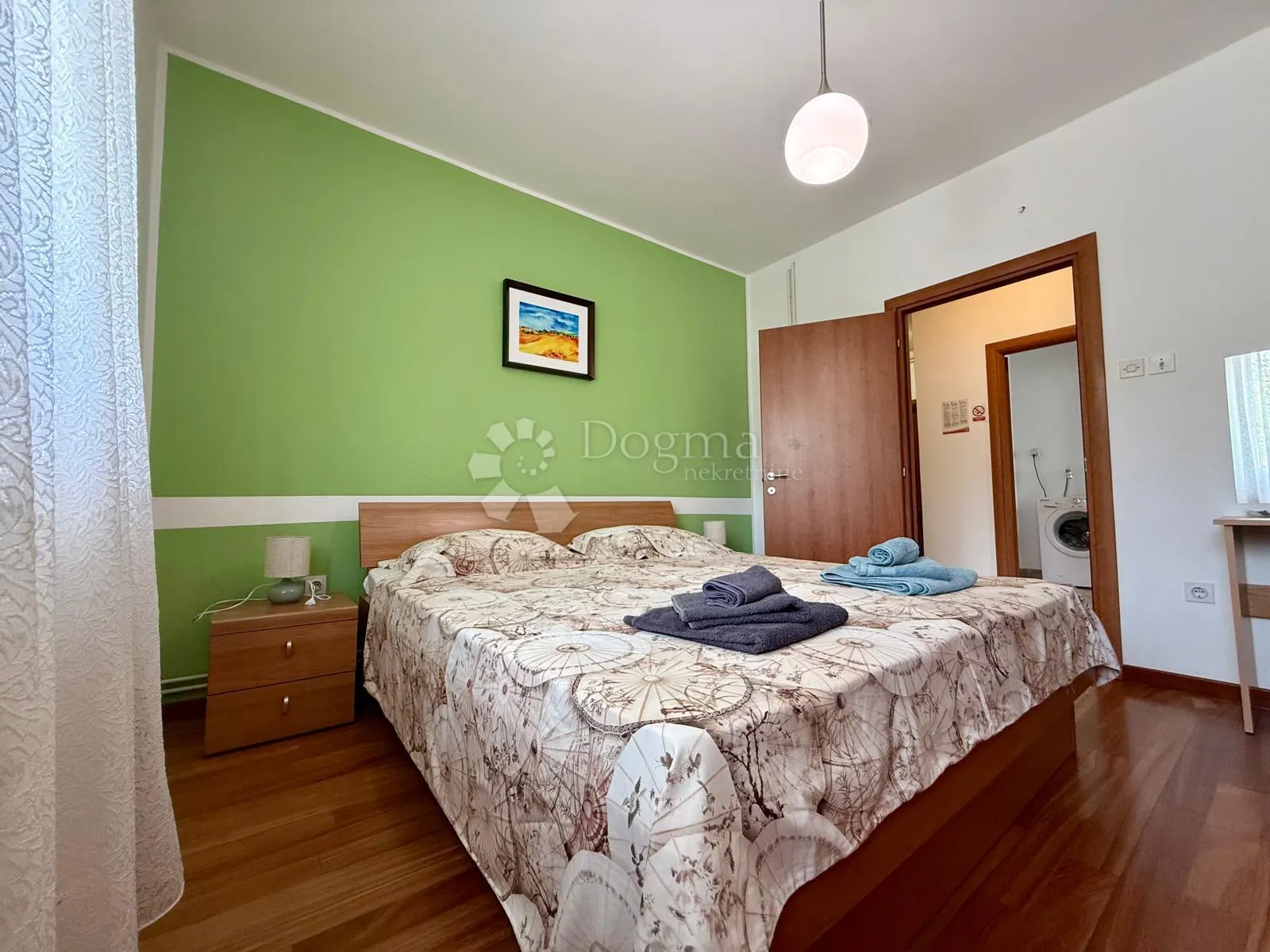 prostran dvosoban stan, 90 m²– pula (01.09. – 01.06.) - slika 16