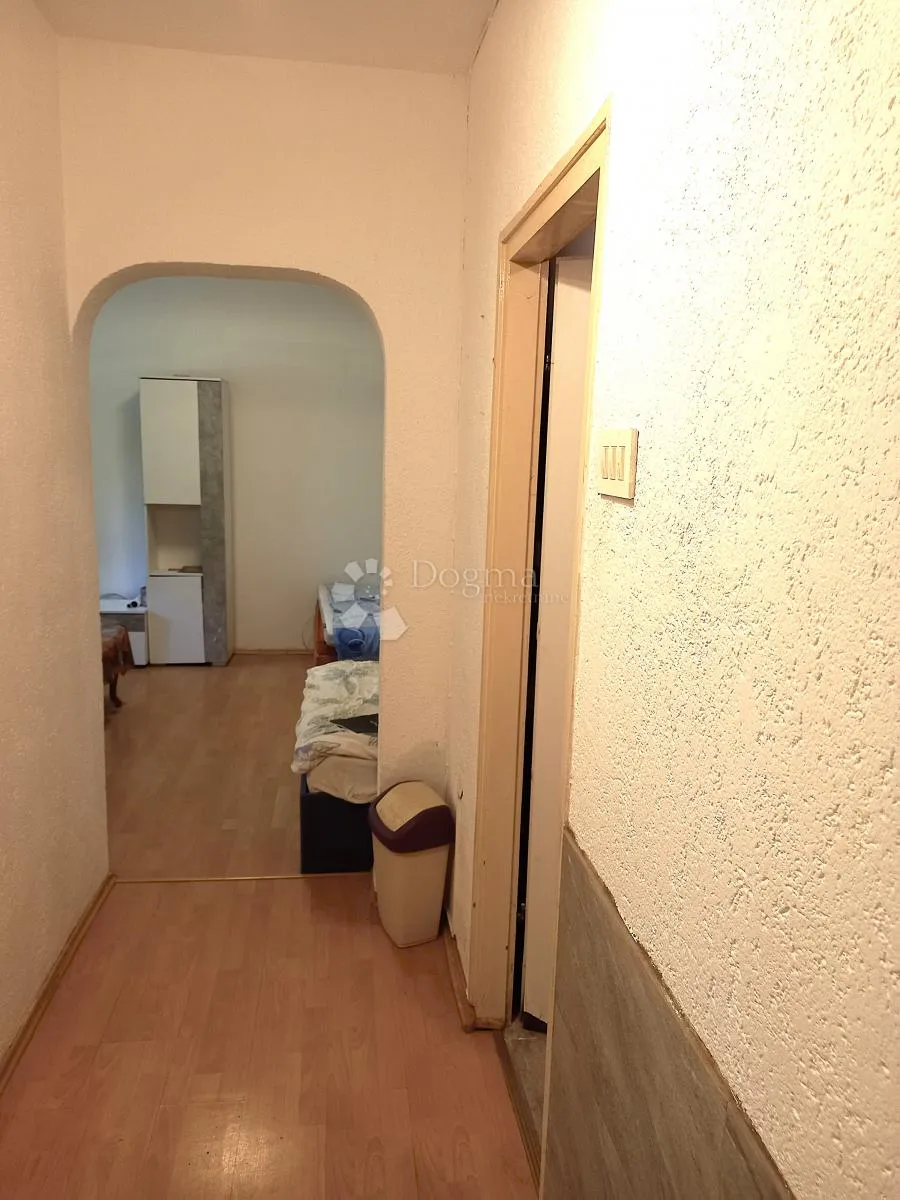 turnić, 33 m2, odličan prilaz - slika 7