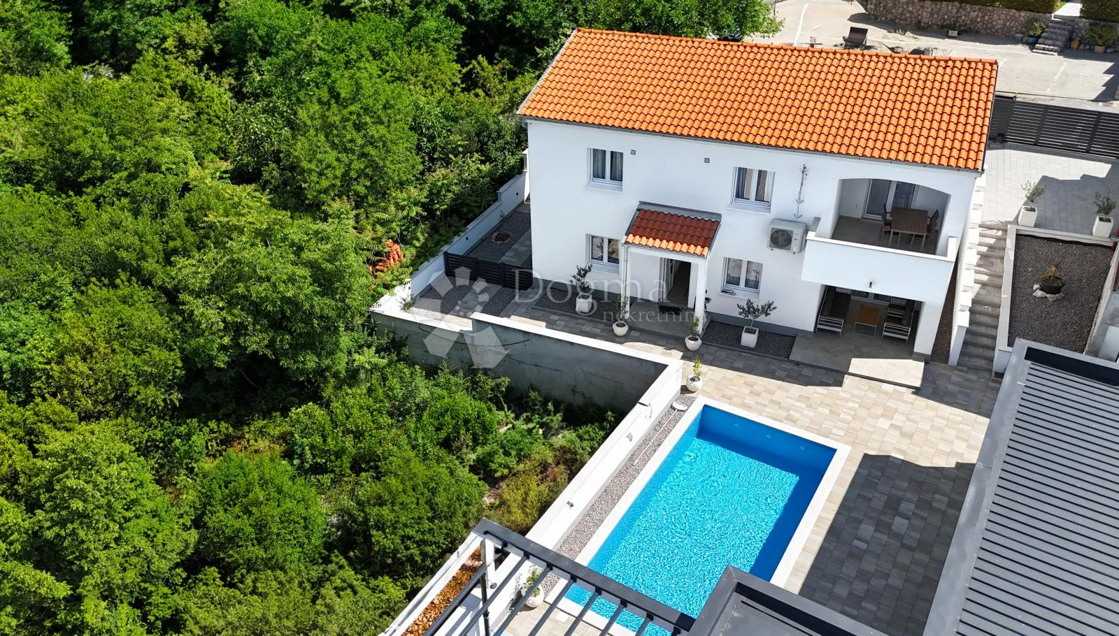 jadranovo – moderna vila s bazenom i otvorenim pogledom na more - slika 7
