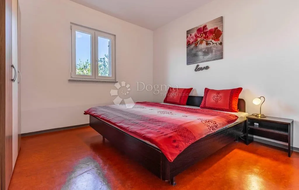 medulin, kuća sa dva apartmana na mirnoj lokaciji - slika 10