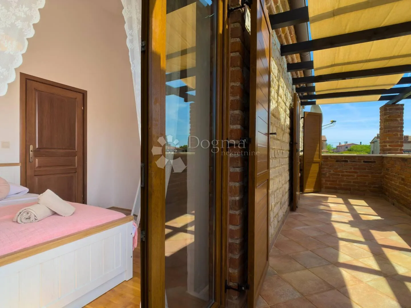 prekrasna vila s bazenom – idealna prilika za investiciju! - slika 19
