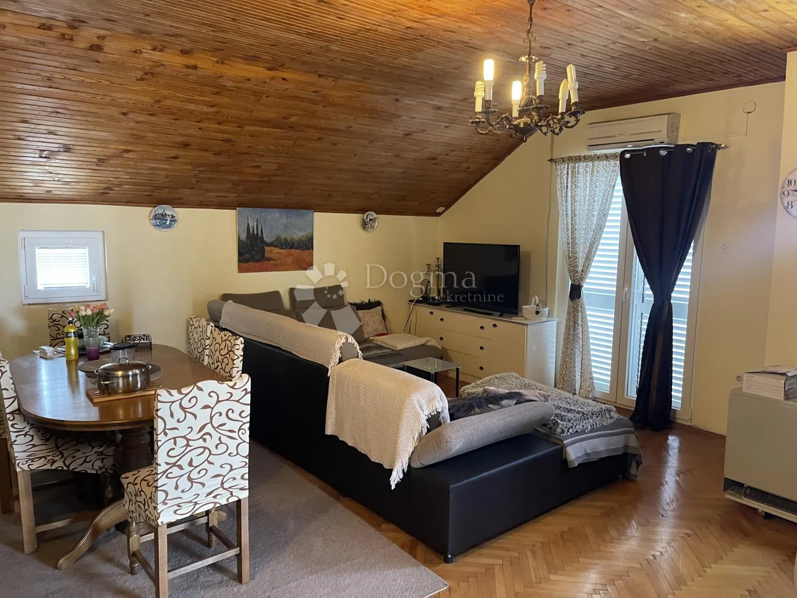 prekrasna kuća vodice - slika 4