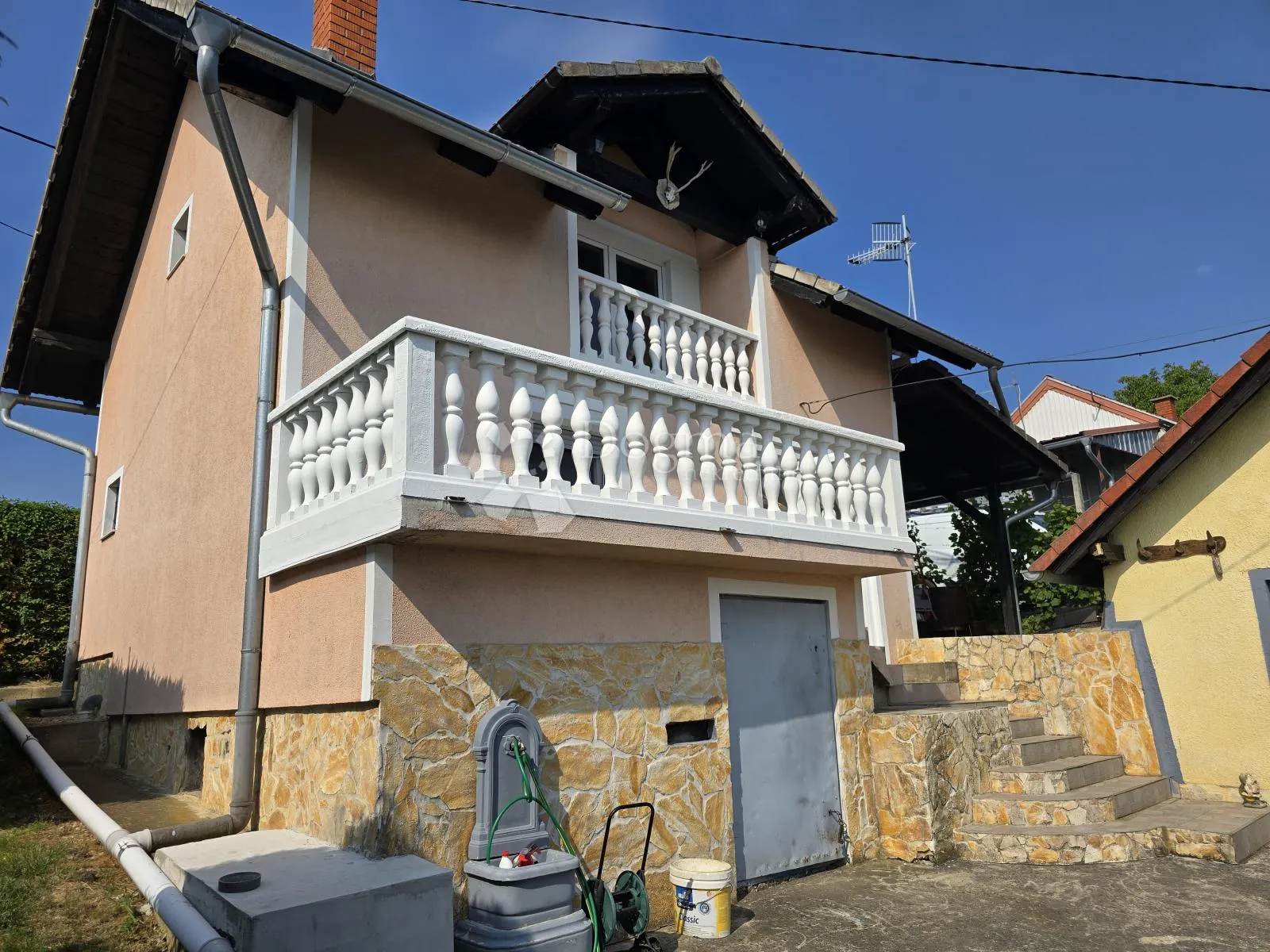 kuća za odmor s velikom okućnicom i voćnjakom - slika 2