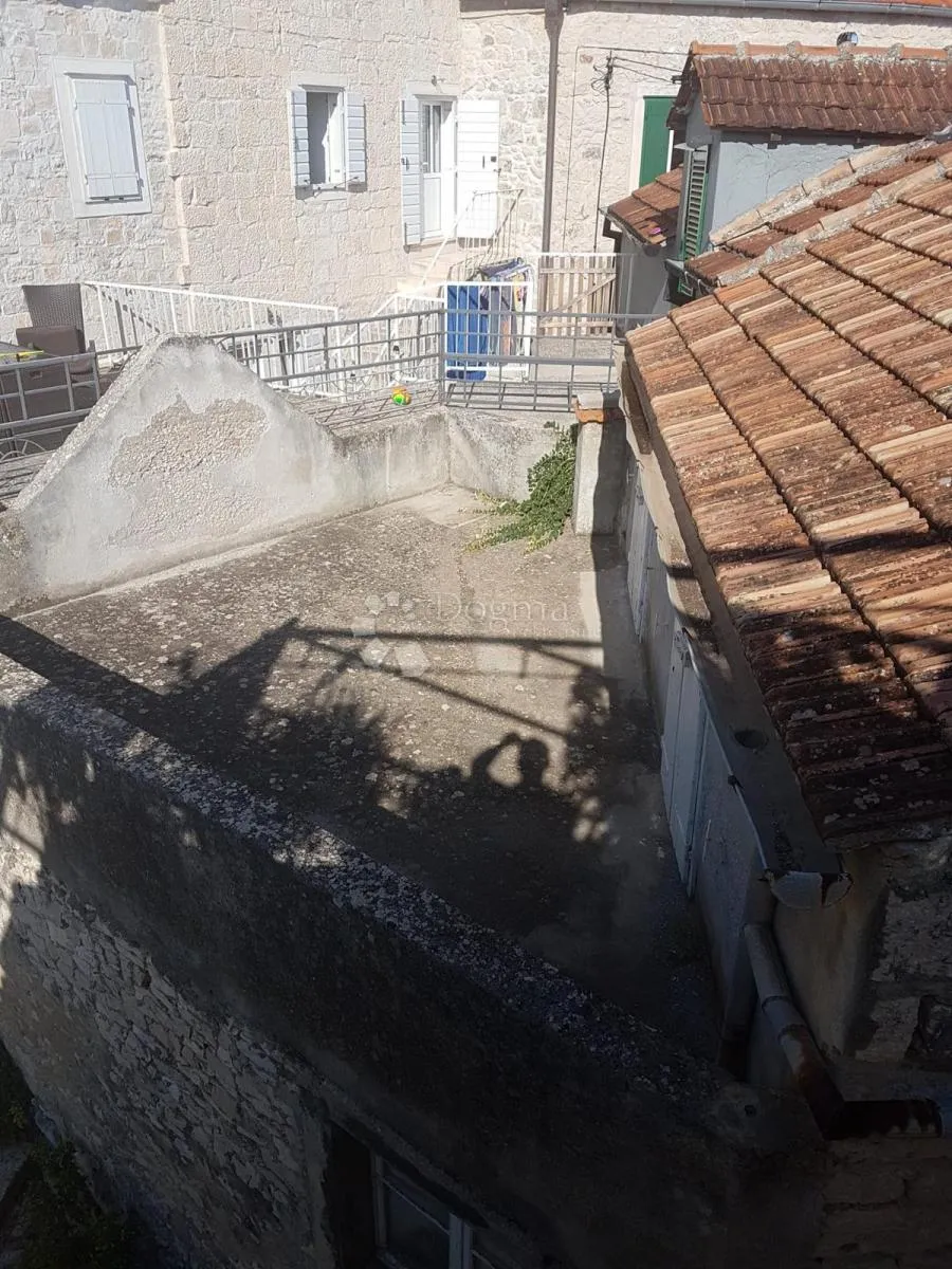 autentična kamena kuća u srcu varoša sutivanskog – kulturno dobro s potencijalom - slika 2