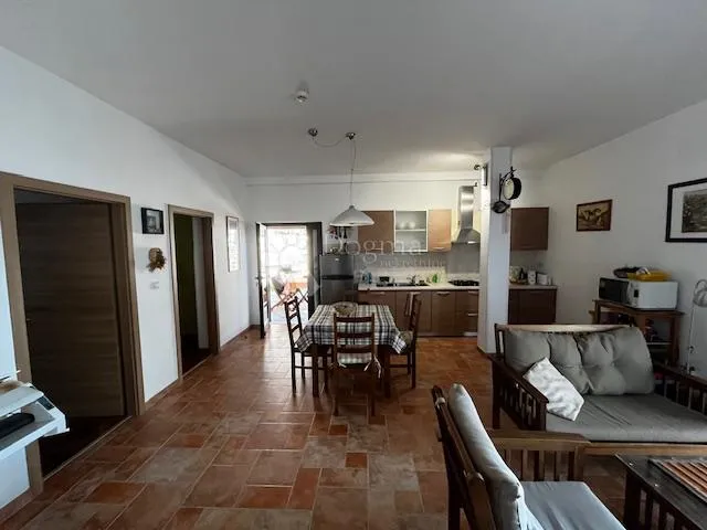 velika kamena kuća na odličnoj lokaciji u puli - slika 7