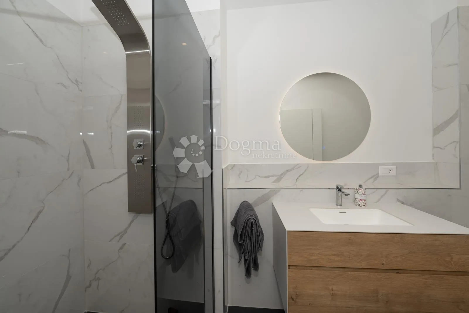 luksuzna vila sa bazenom, trogir - slika 22