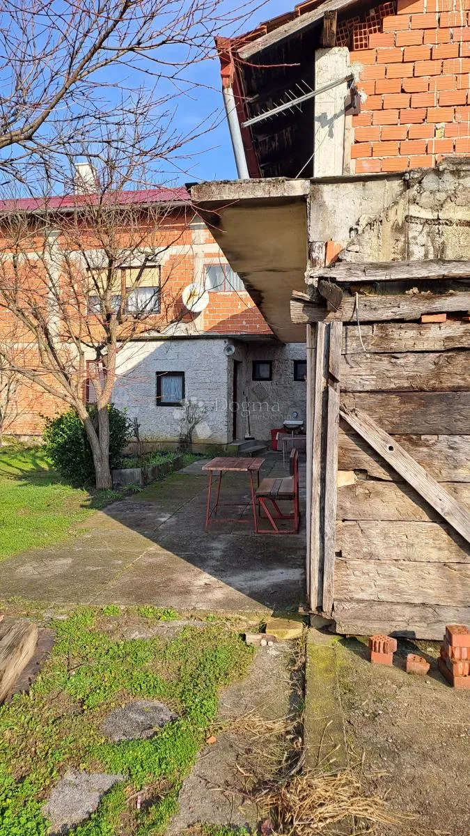 izvrsna lokacija, kuća s 3 stana - slika 3
