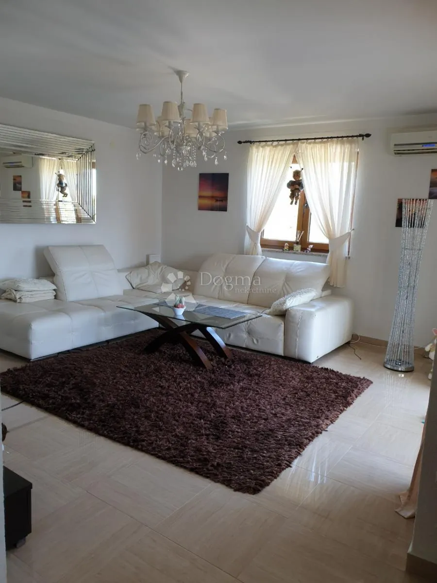 obiteljska kuća, ičići-poljane 280m2 - slika 8