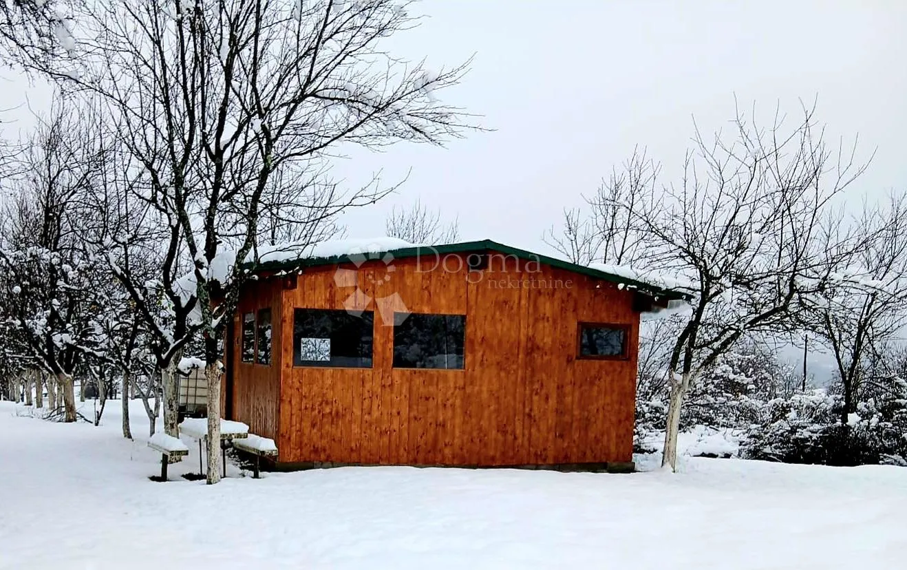 poljoprivredno zemljište sa kamp kućicom - slika 19