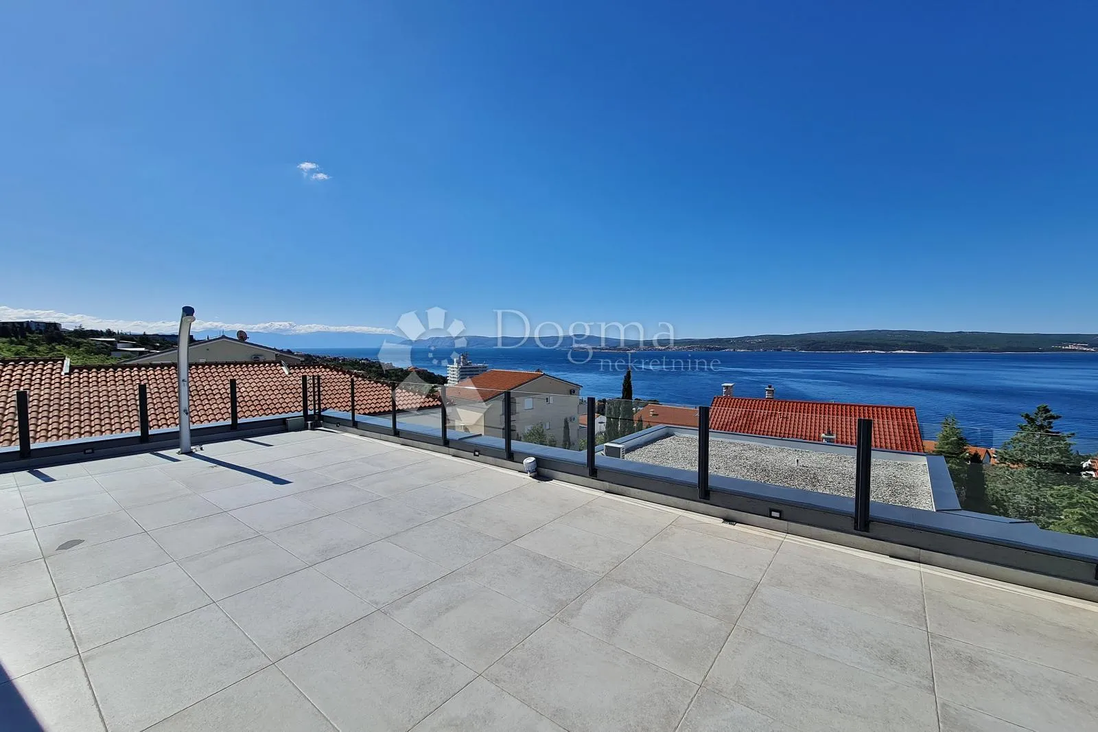 crikvenica ,penthouse 3s+db,velika garaža - slika 6