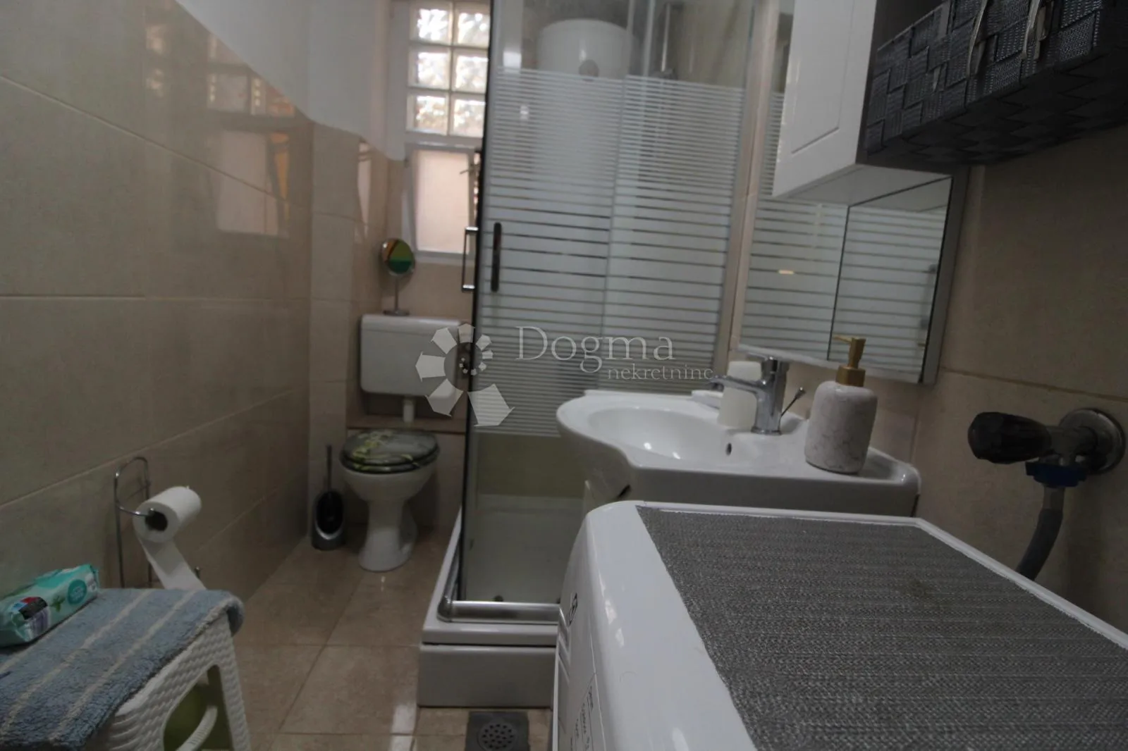 belveder stan sa 150m2 okućnice - slika 17