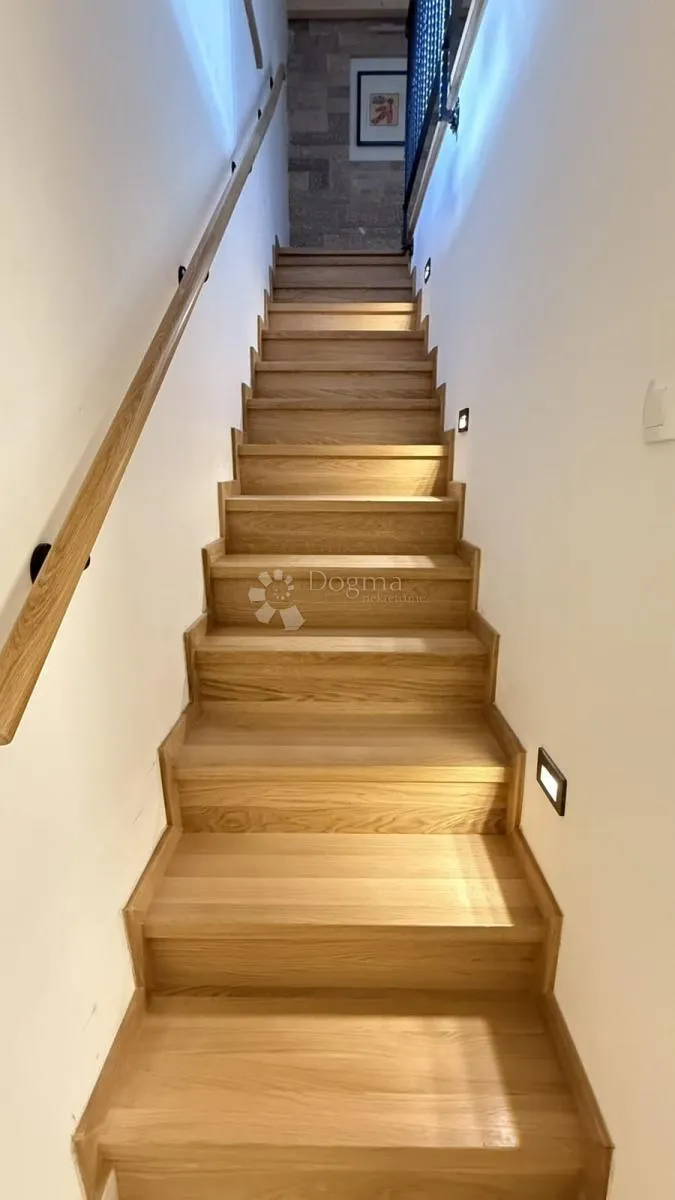 prekrasna renovirana kamena kuća - slika 10