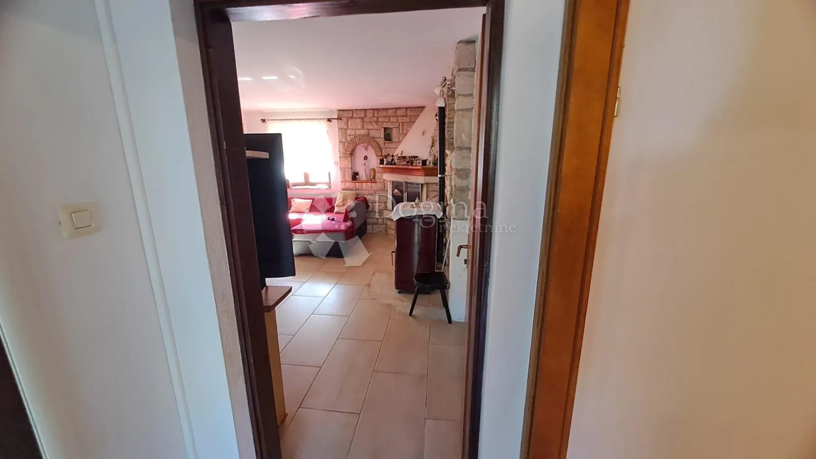 dva stana u kući u okolici novigrada - slika 6