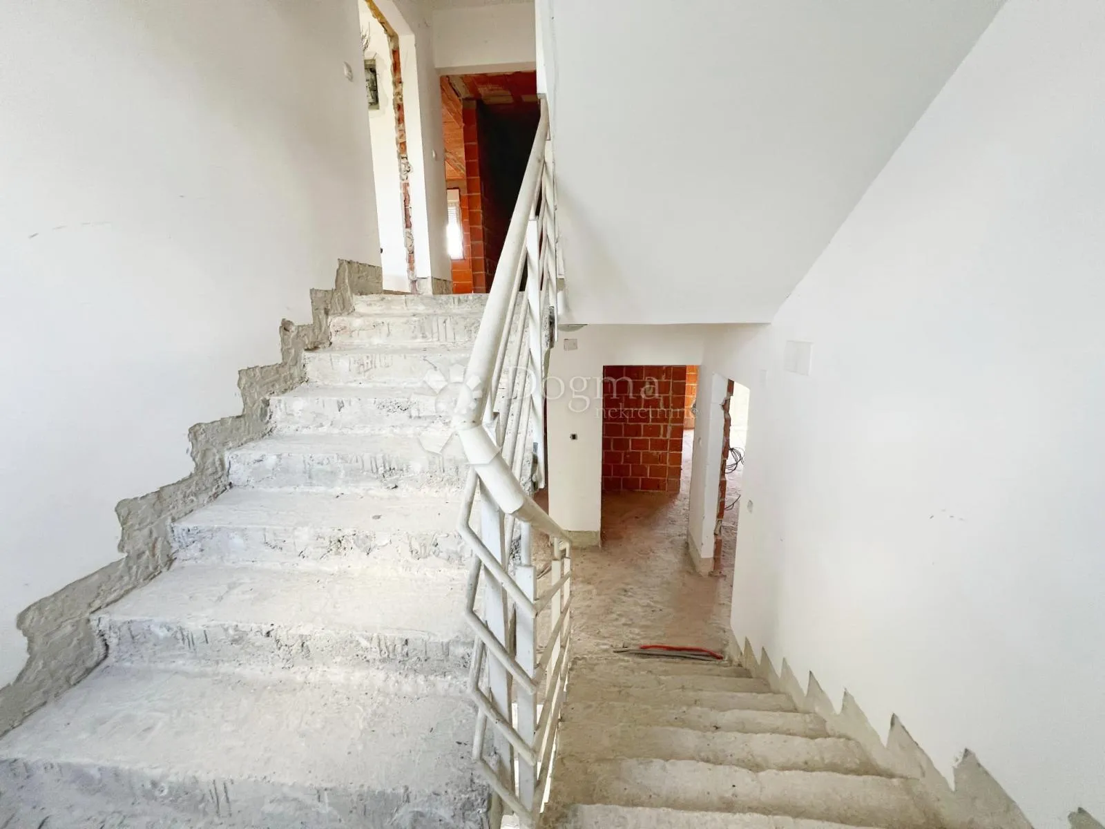 izuzetna investicijska prilika – zgrada s 13 stanova - slika 18
