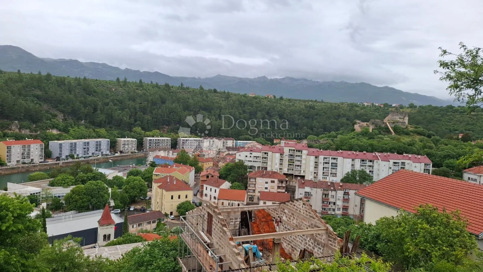 kuća sa pogledom na zrmanju - slika 2