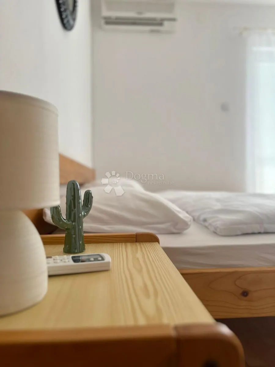 vodice – kuća s 6 apartmana blizu mora - slika 9