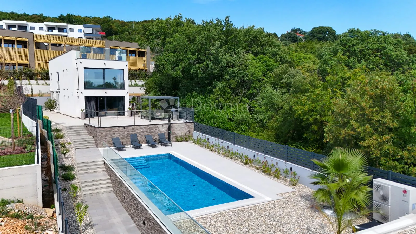 samostojeća moderna vila sa bazenom - slika 2