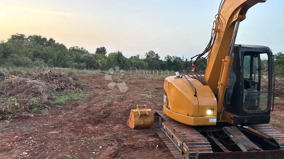 veliko građevinsko zemljište u industrijskoj zoni, šišan - slika 4