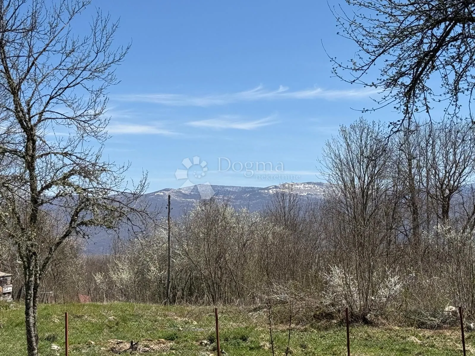 kvalitetna kuća i zemlja 40000m2 gornja ploča - slika 20