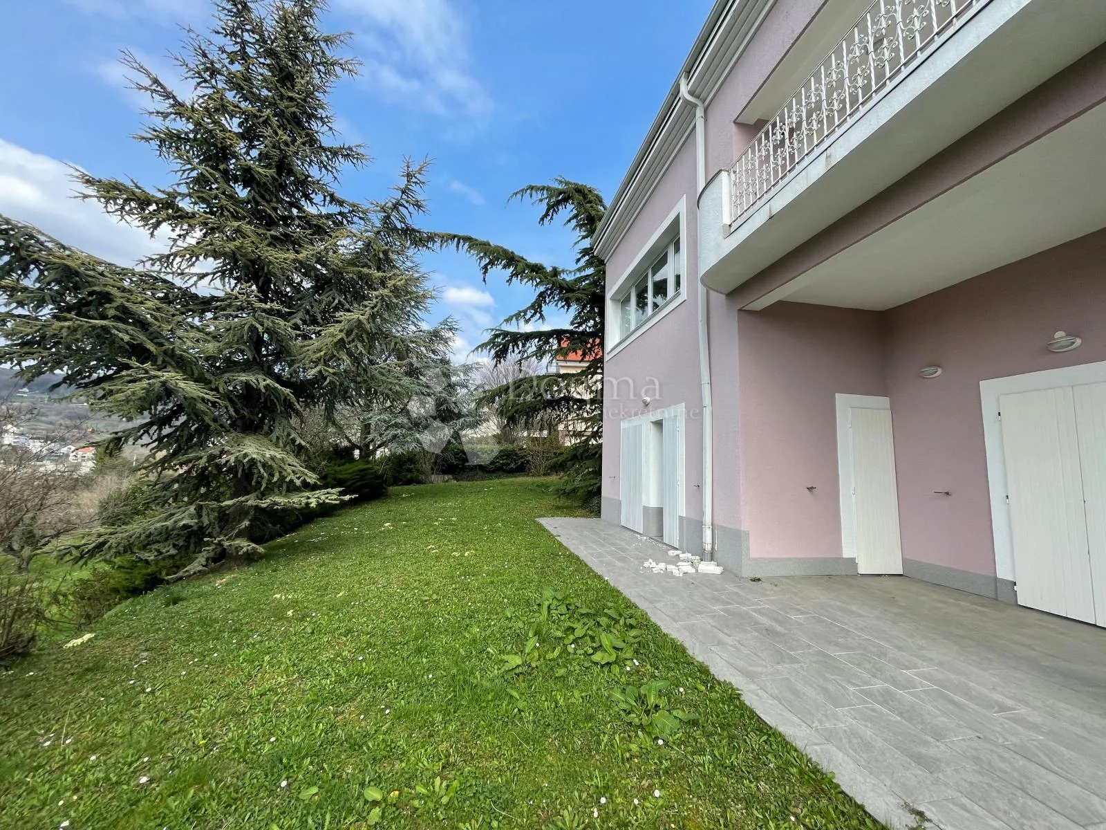 vila šestine - slika 24