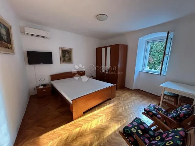 šarmantna starina u prvom redu do mora - slika 22