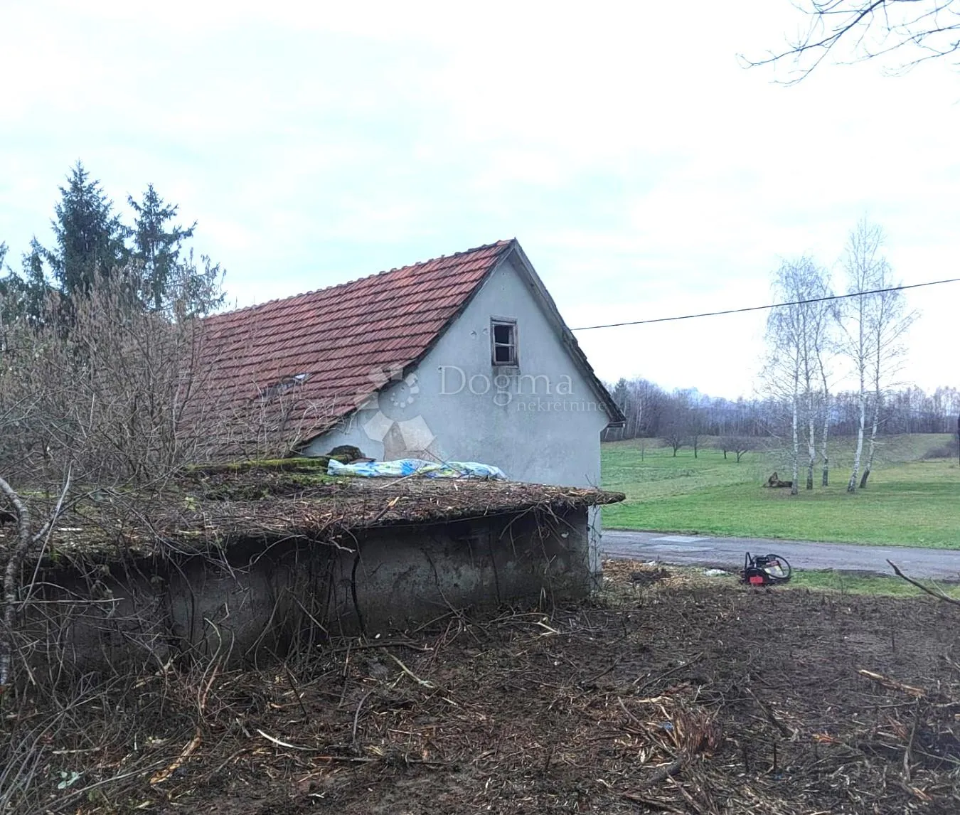 imanje u oštarijama sa kućom za adaptaciju - slika 6
