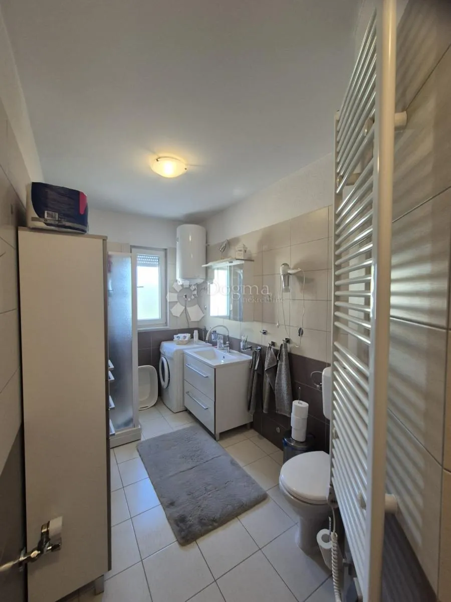 ekskluzivan stan sa privatnom terasom125m2, samo 150 metara do plaže - slika 33