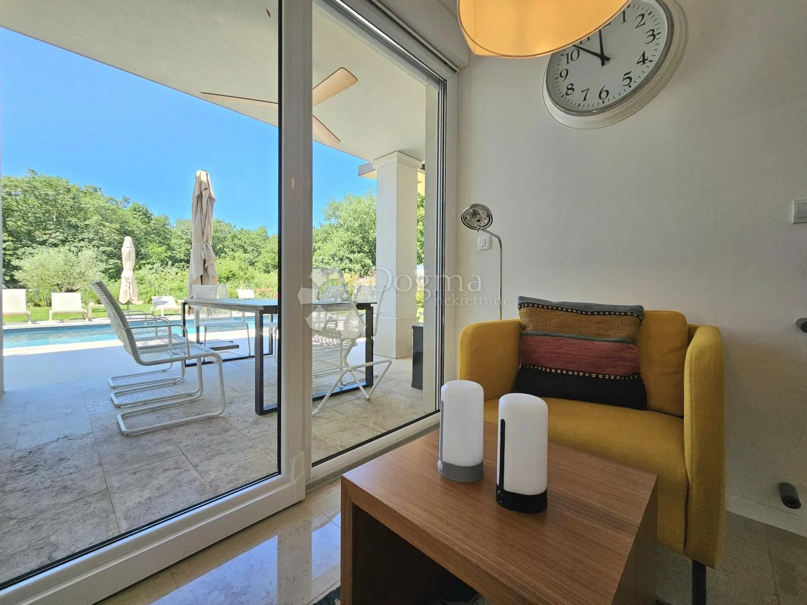 apartmanska kuća (4 jedinice) spremna za turizam - slika 11