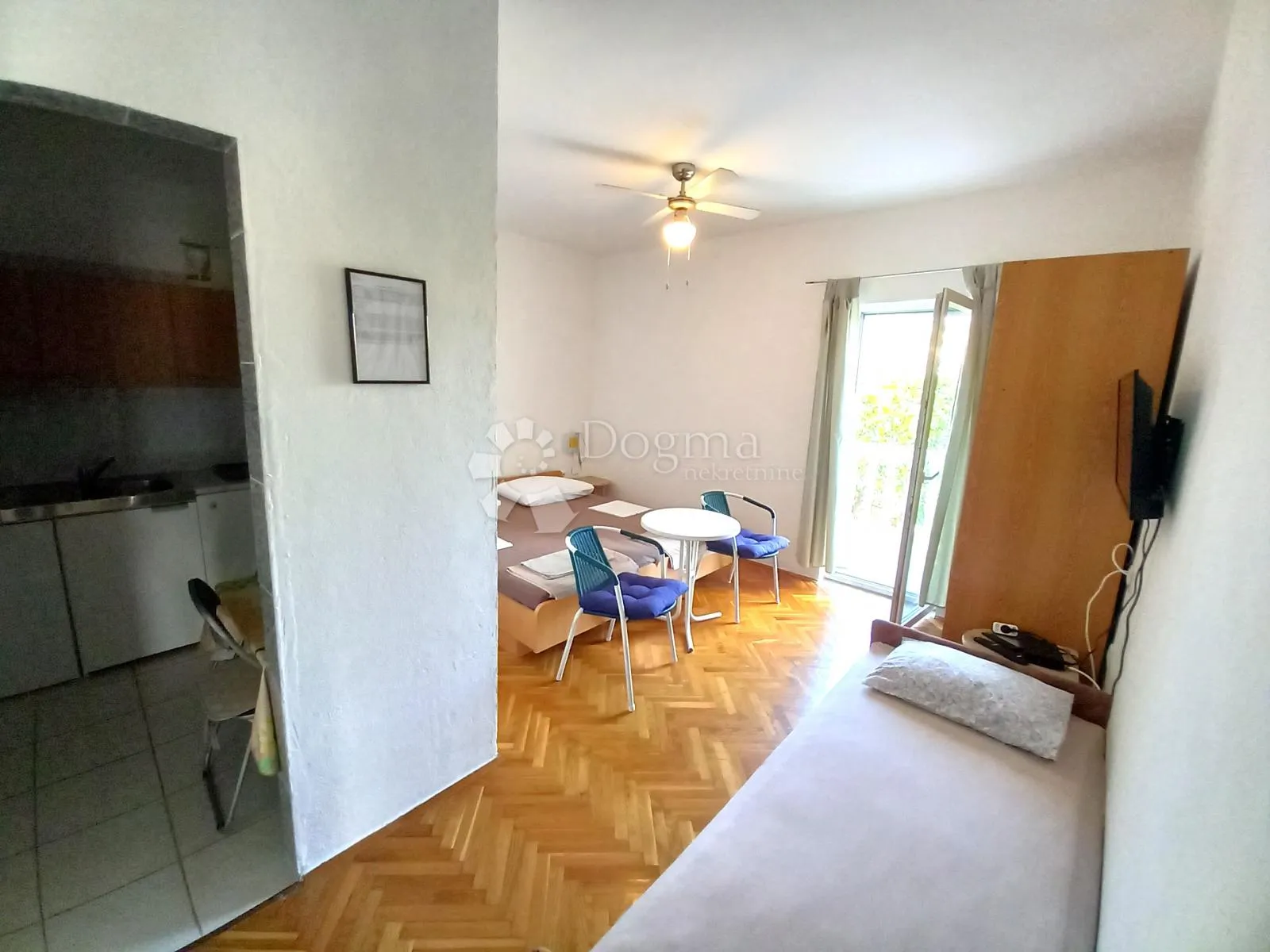 apartmanska kuća 120 metara od plaže - slika 33