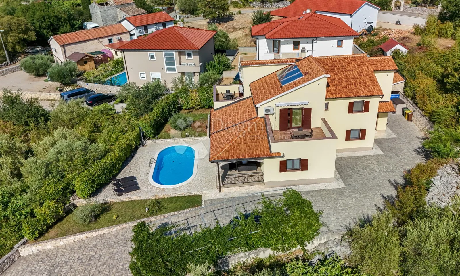 luksuz, mir i udobnost - samostojeća kuća sa bazenom! - slika 36