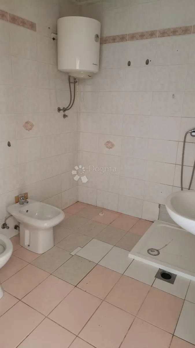 rijeka, krnjevo 3s+db, 2 balkona, pogled - slika 11