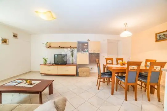dvoetažni stan 100 m² – mogućnost 2 stana ili jednog velikog, 800 m od mora – rovinj - slika 6