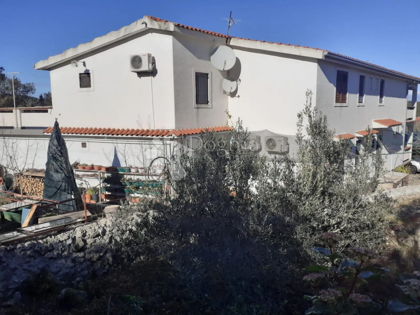 kuća na otoku ugljanu, hitno - slika 19