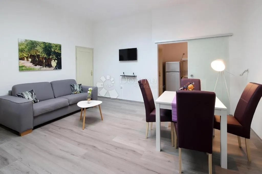 rijeka centar studio app 57m2 + 20m2 poslovni prostor - slika 4