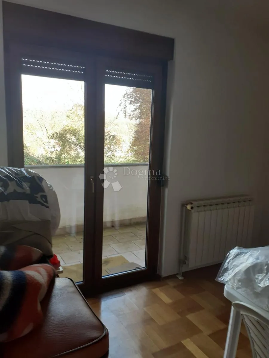 kuća u mirnom okruženju - slika 19