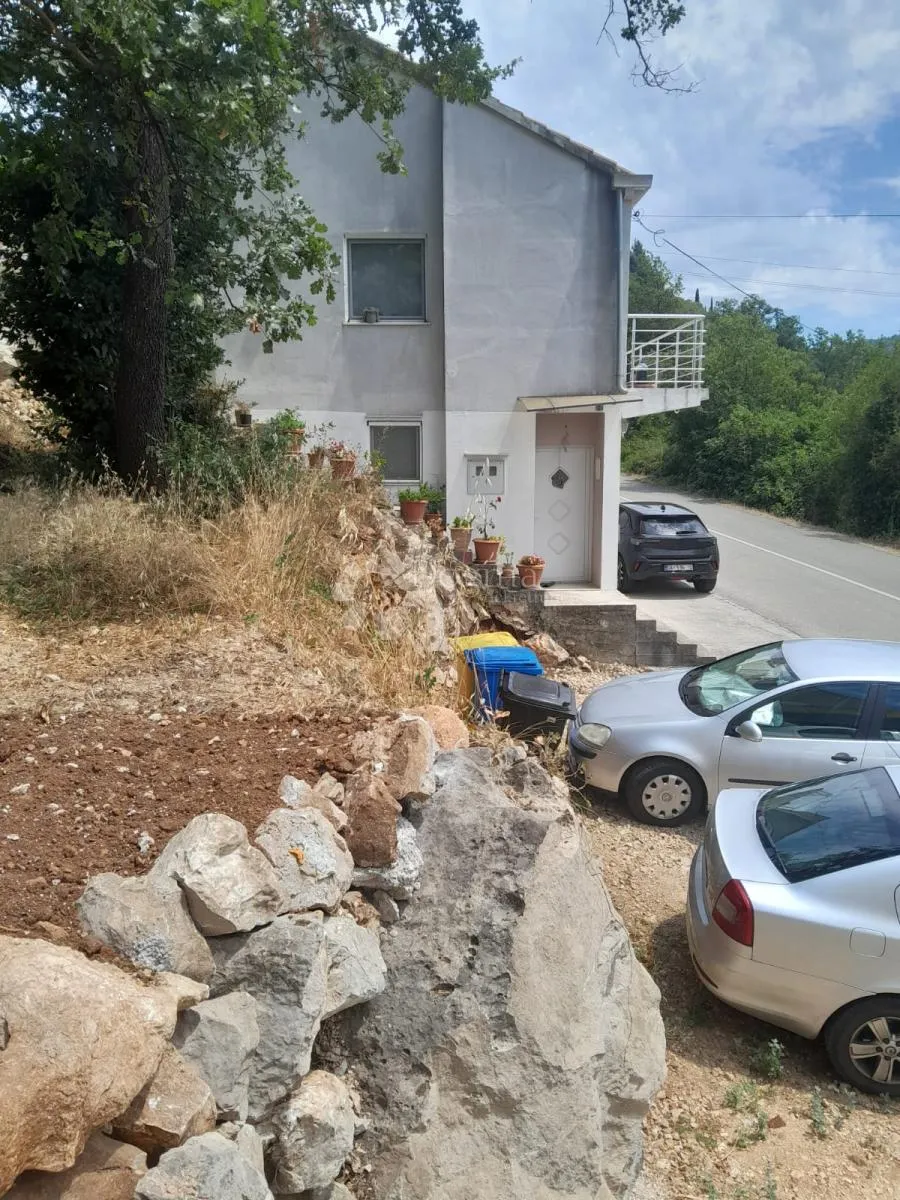 kuća u popovićima - blizina plaže pasjača - slika 24