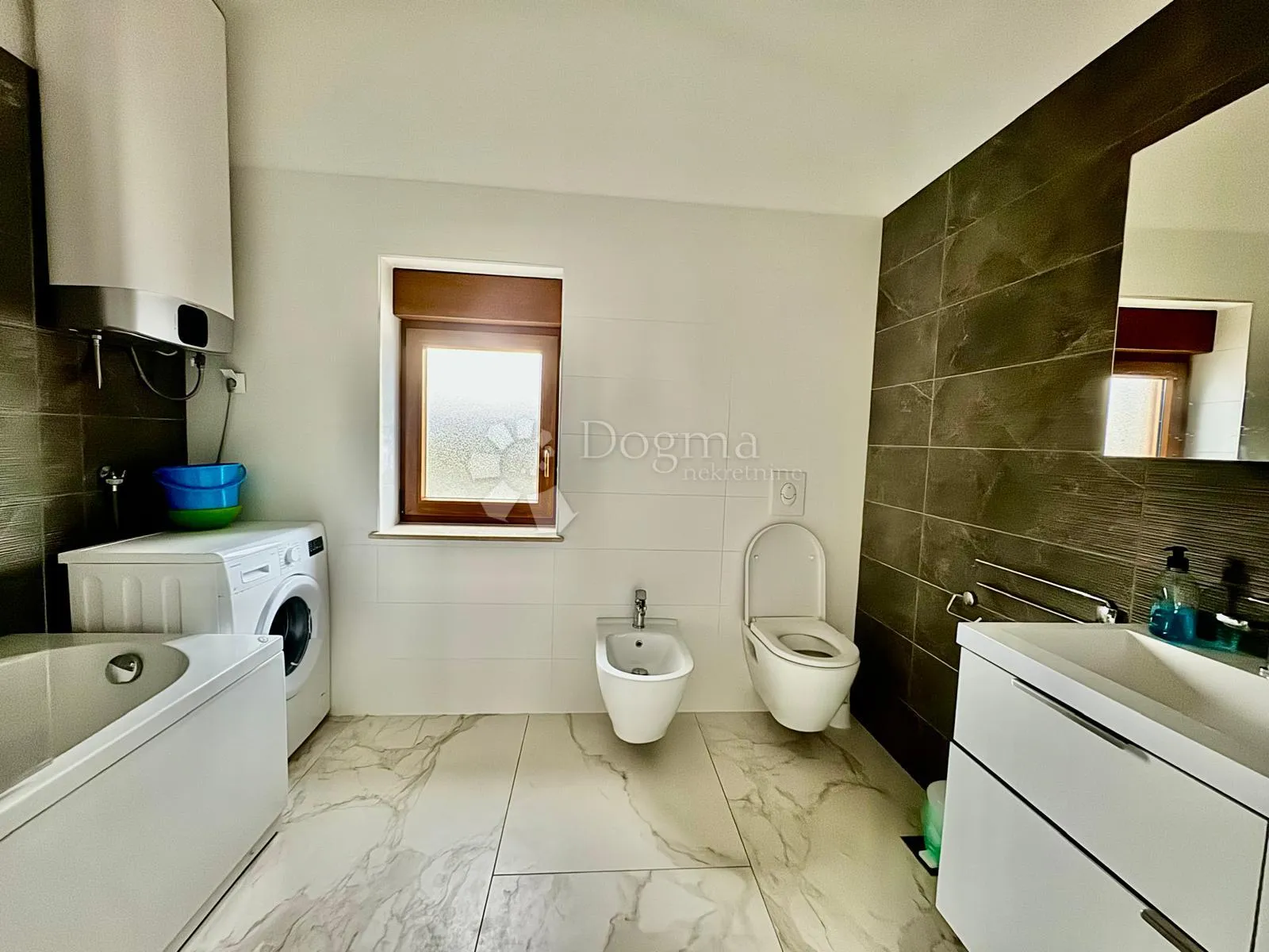 stan na 2. katu (pogled more) - 350m od mora - slika 21