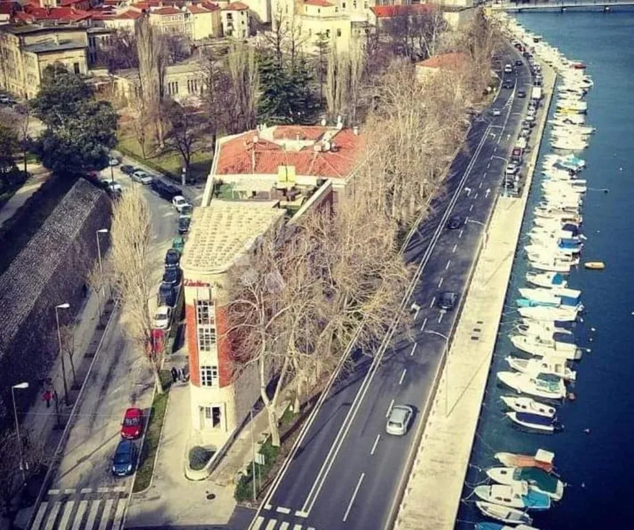 zadar, poluotok, posebna zgrada - slika 9