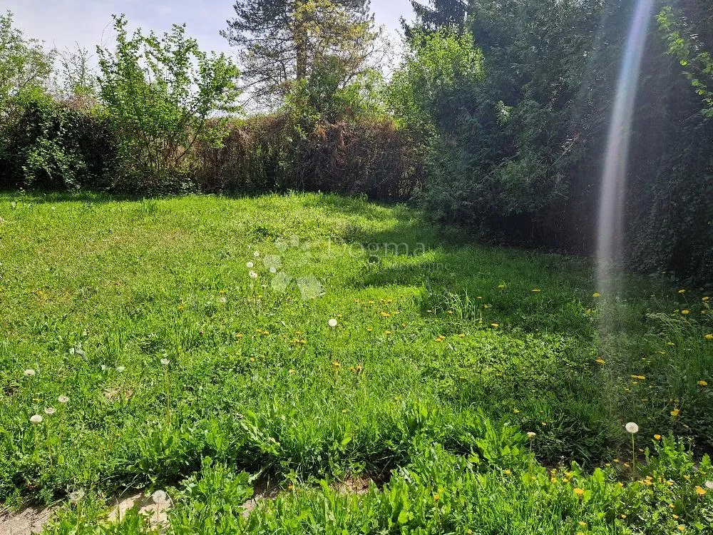 na brijegu kuća mala - slika 9
