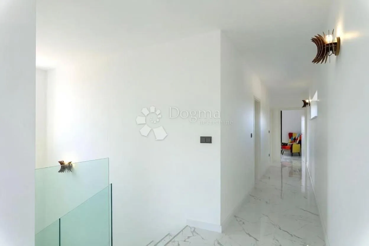 vila marina vinišče 180 m2 - slika 15