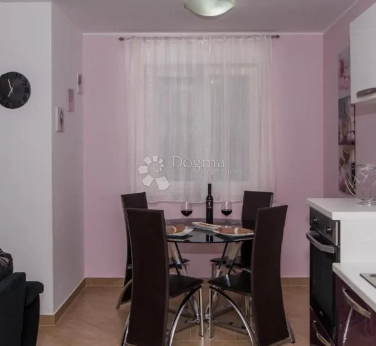 stupin čeline - rogoznica - apartman 100 metara do mora - slika 2