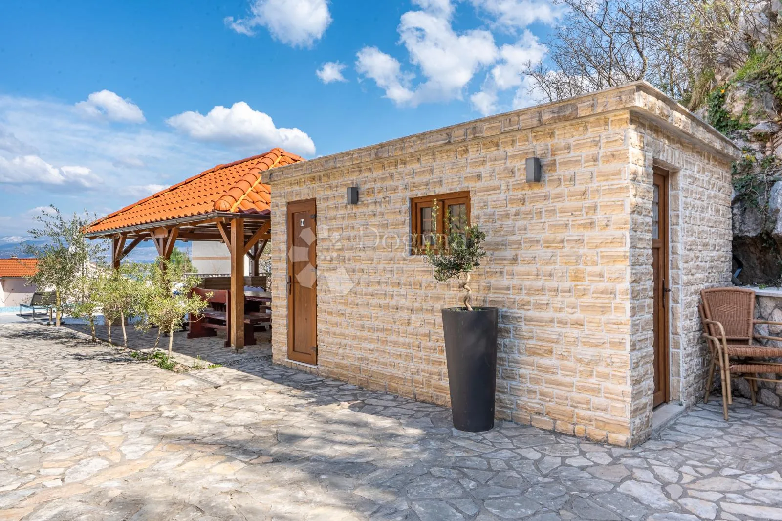 klimno, apartman na samo 250m od mora - slika 12