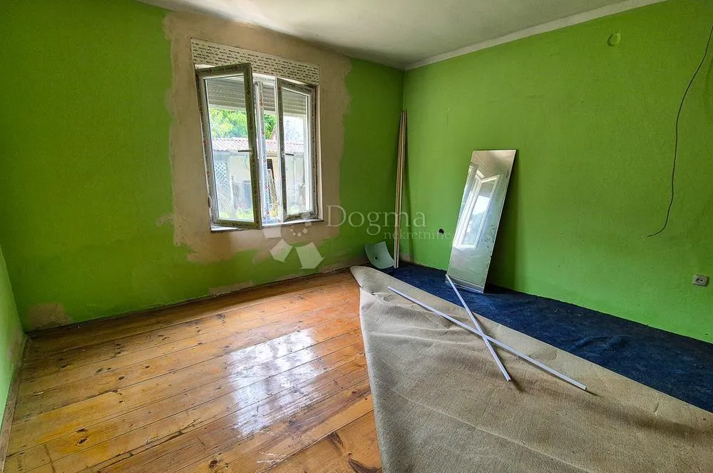 povoljna kuća s velikim dvorištem – prilika! - slika 4