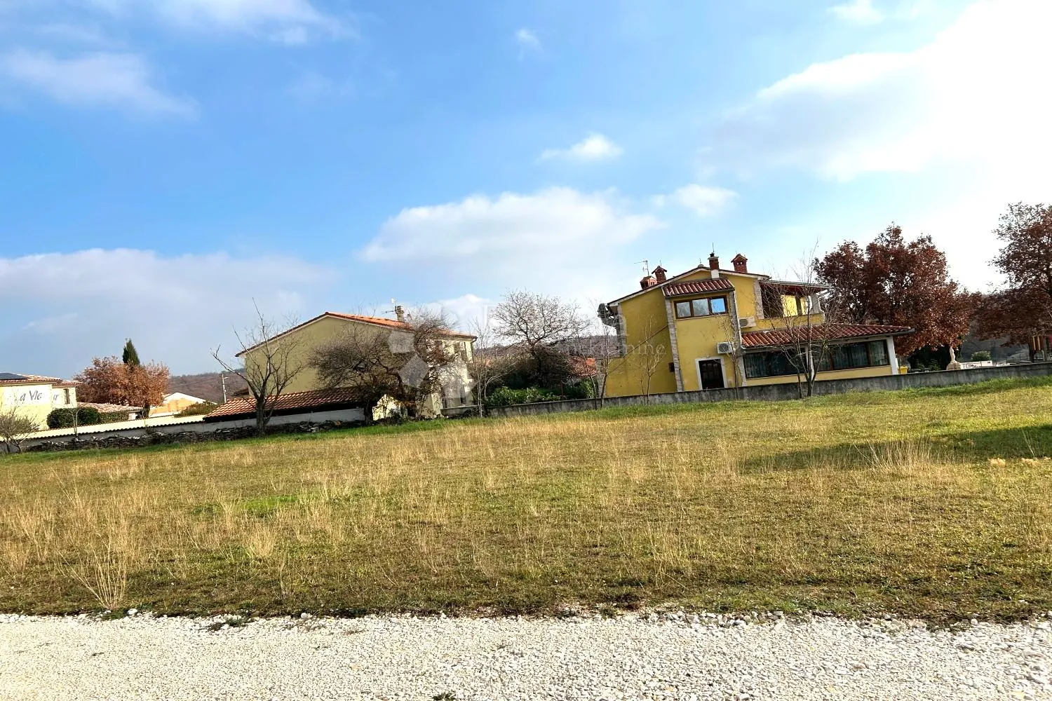 vodnjan – lijepa parcela s dva pristupna puta - slika 3