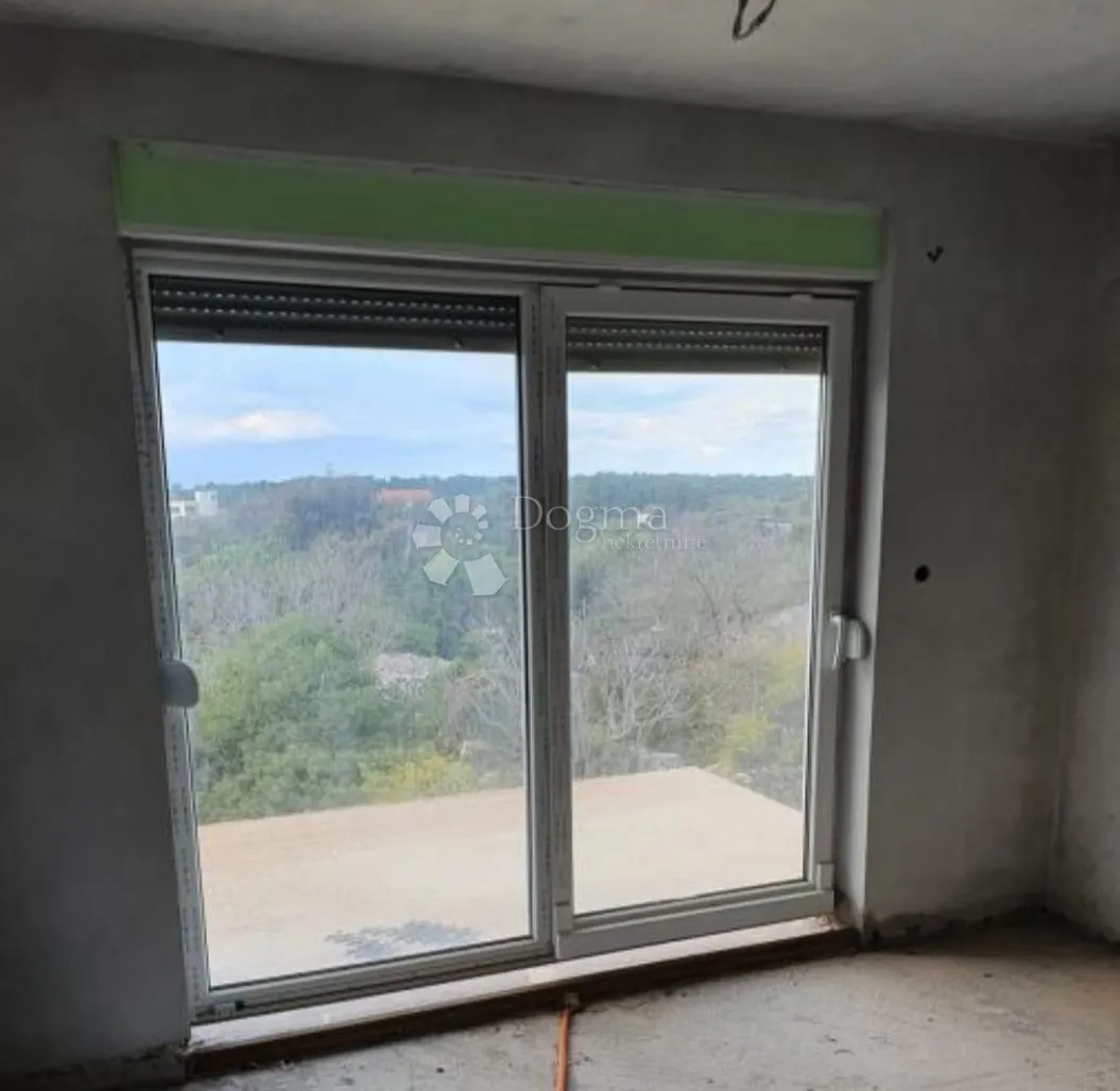 dvosoban stan gornje selo,šolta - slika 9
