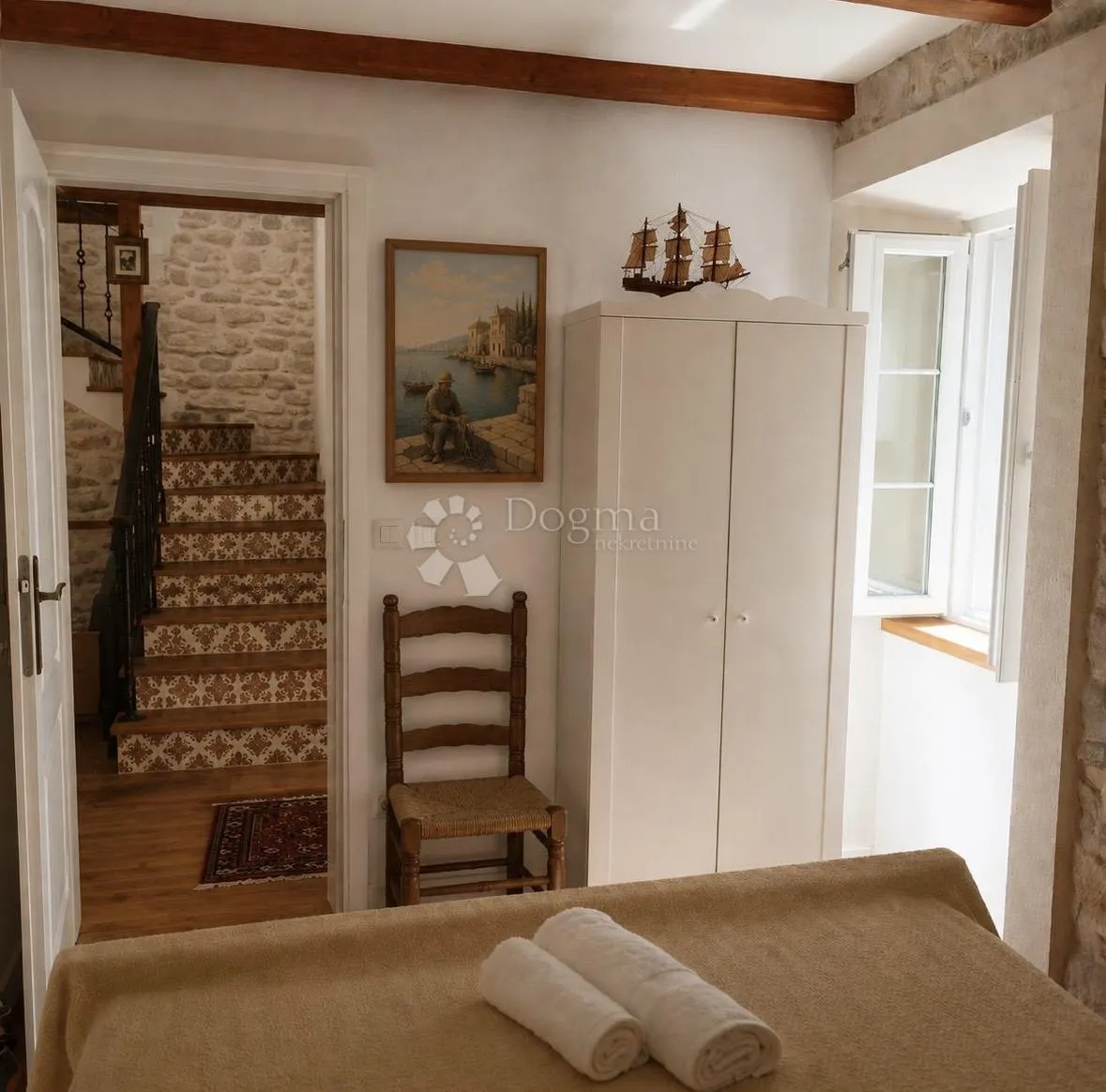 prilika! sniženo! kuća u nizu s autentičnim šarmom-veli iž, 4 ss, 185 m2 - slika 12