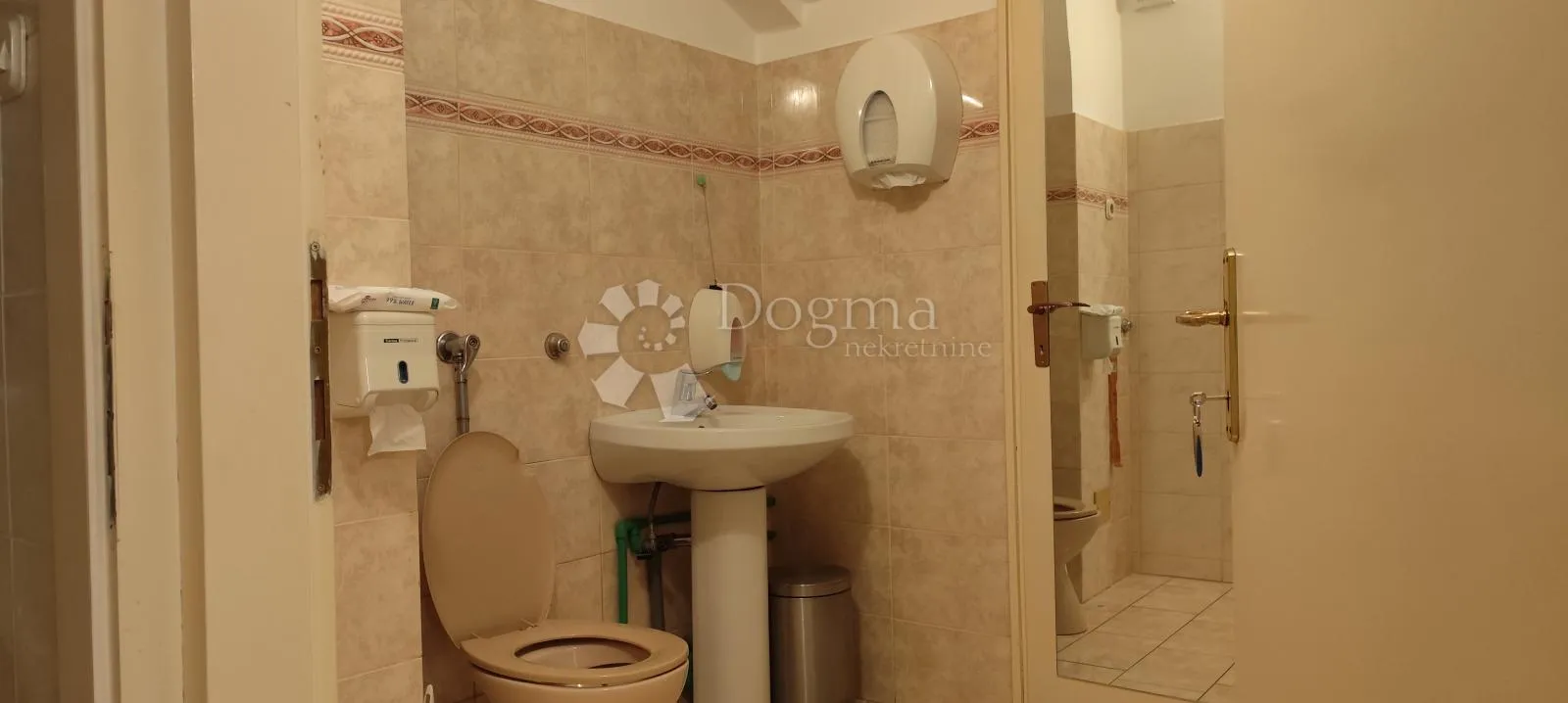 centar -poslovni prostor za ordinaciju ili kozmetički - slika 10