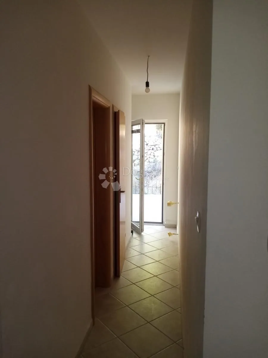 ekskluzivni objekat sa poslovnim prostorima, stanom i 8 apartmana - slika 21