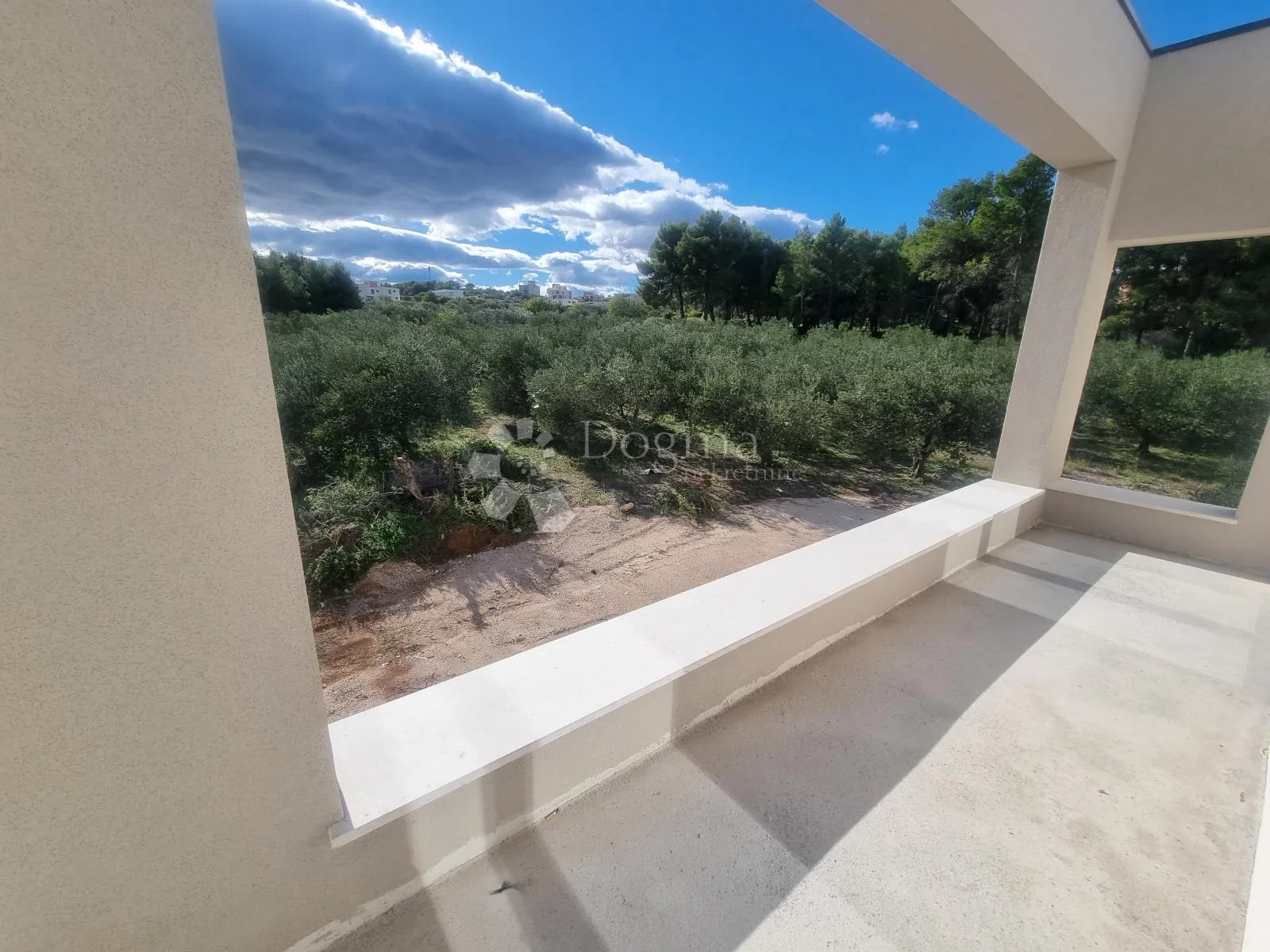 vodice - moderna villa s bazenom - slika 18