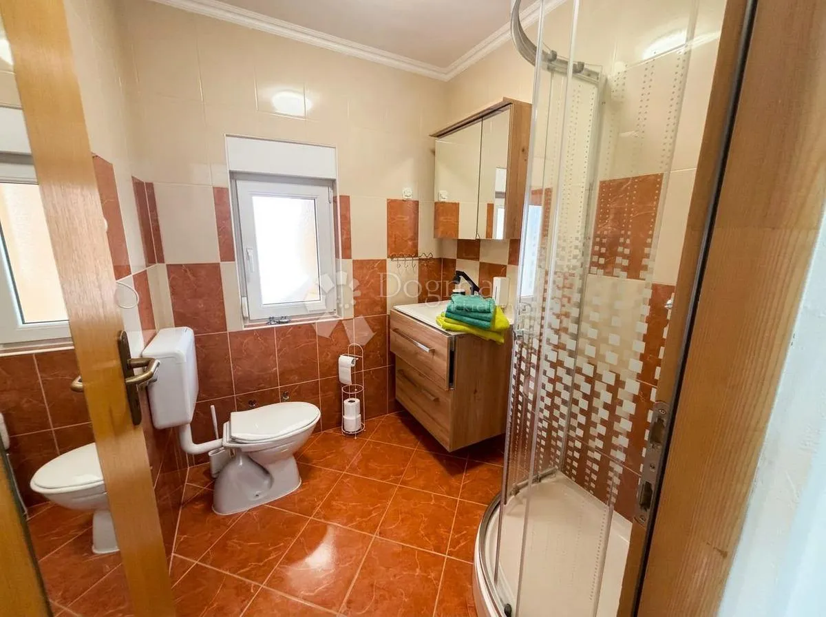 prilika! 3 apartmana na jednom katu - slika 3